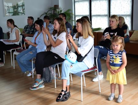 Predavanje o pravicah in dolžnostih na področju začasne zaščite razseljenih oseb iz Ukrajine v Občini Cerknica 06 Foto Ljubo Vukelič
